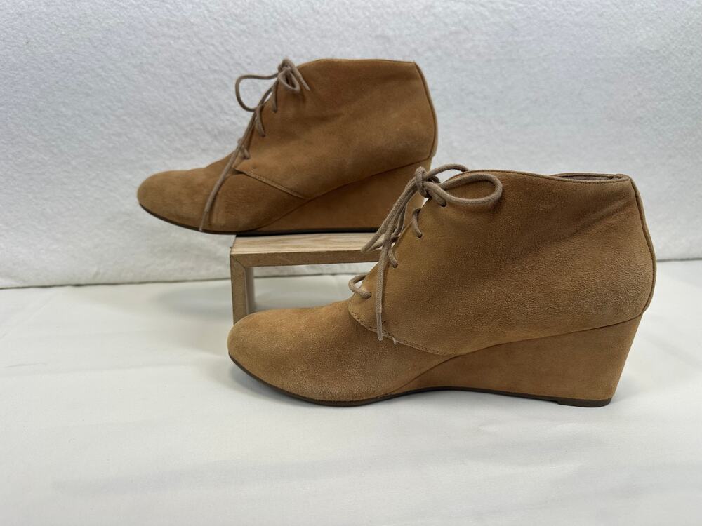 Vionic Elevated Becca Light Tan Suede Wedge Lace-Up Boot Women's SZ 8.5